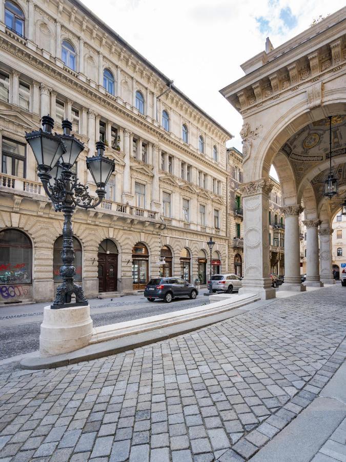 Opera Luxury Apartment With Free Parking Budapest Exterior photo