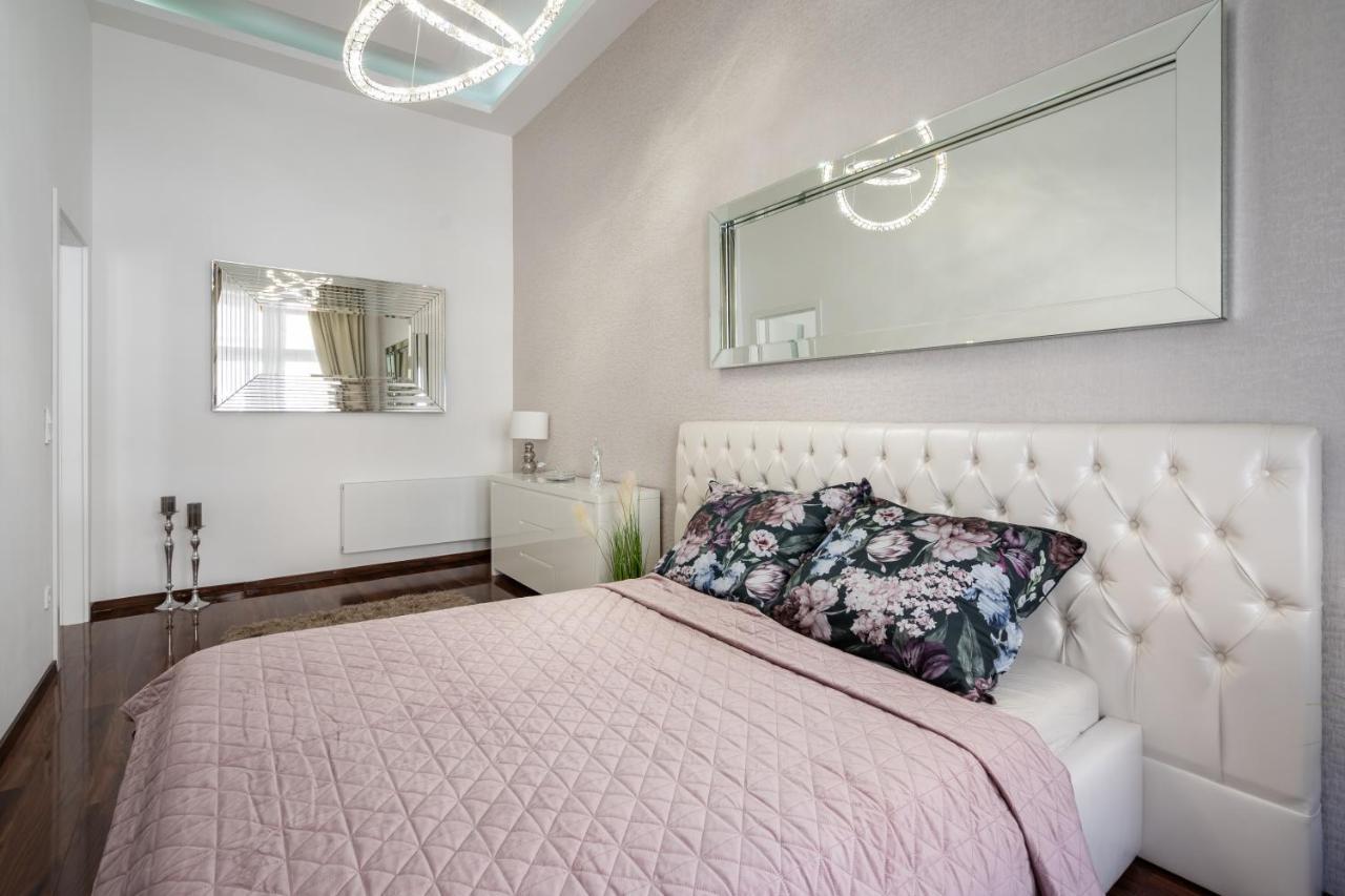 Opera Luxury Apartment With Free Parking Budapest Exterior photo