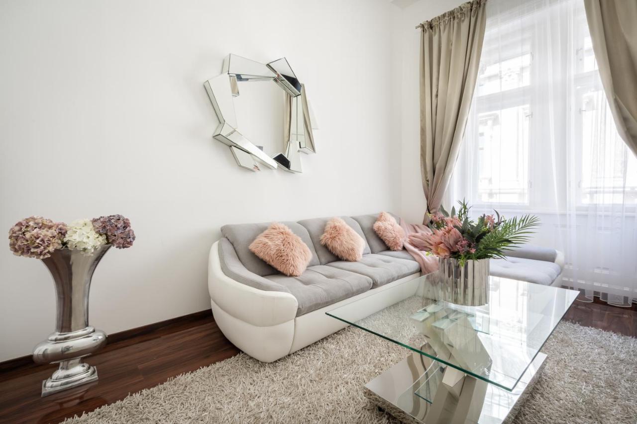 Opera Luxury Apartment With Free Parking Budapest Exterior photo